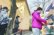 家政、房屋中介、装修、快递逐步开放进社区，这些问题也来了……