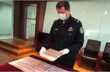 北京警方打掉5个非法开贩手机卡团伙 多人被控制