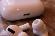 Apple将空间音频带入AirPods Pro