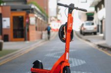 电子踏板车公司获准在英国街头进行长达一年的试验