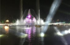 醉美狂欢季，燕京U8“嗨啤”酒御龙河畔