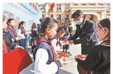 北京市东城区灯市口小学读书节开幕