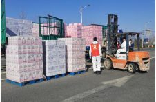 “泉”力以赴！青岛饮料集团首批捐赠用水及饮料送达莱西