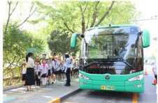 科技守护未来 | 福田欧辉通学公交车行业首发 构建城市公交体系全新变革